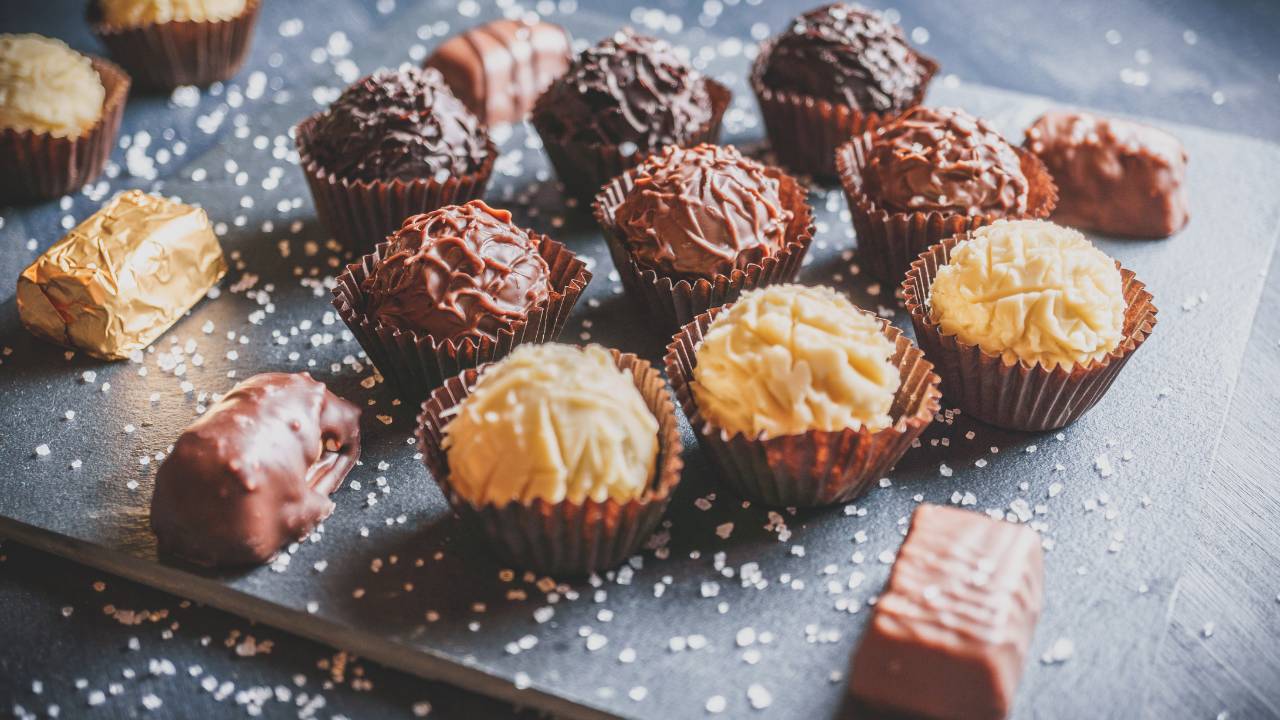 Brigadeiros e beijinhos para vender