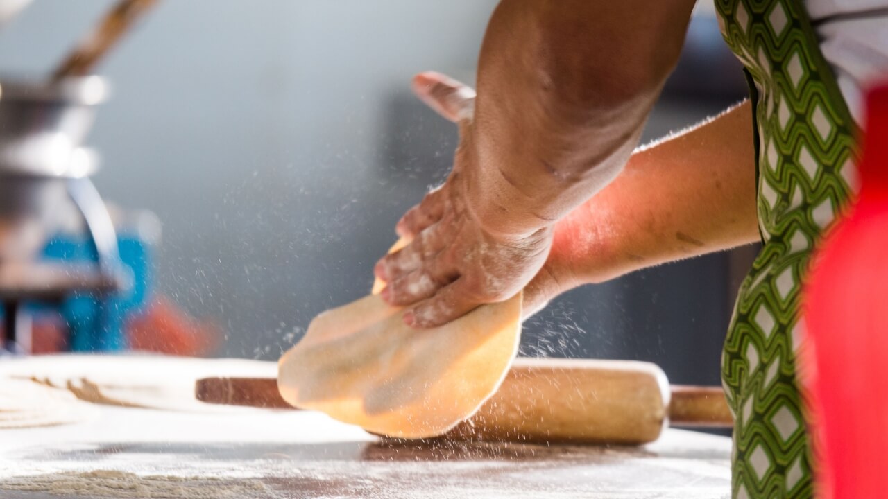 Massa de Pizza Caseira Receita Fácil e Deliciosa
