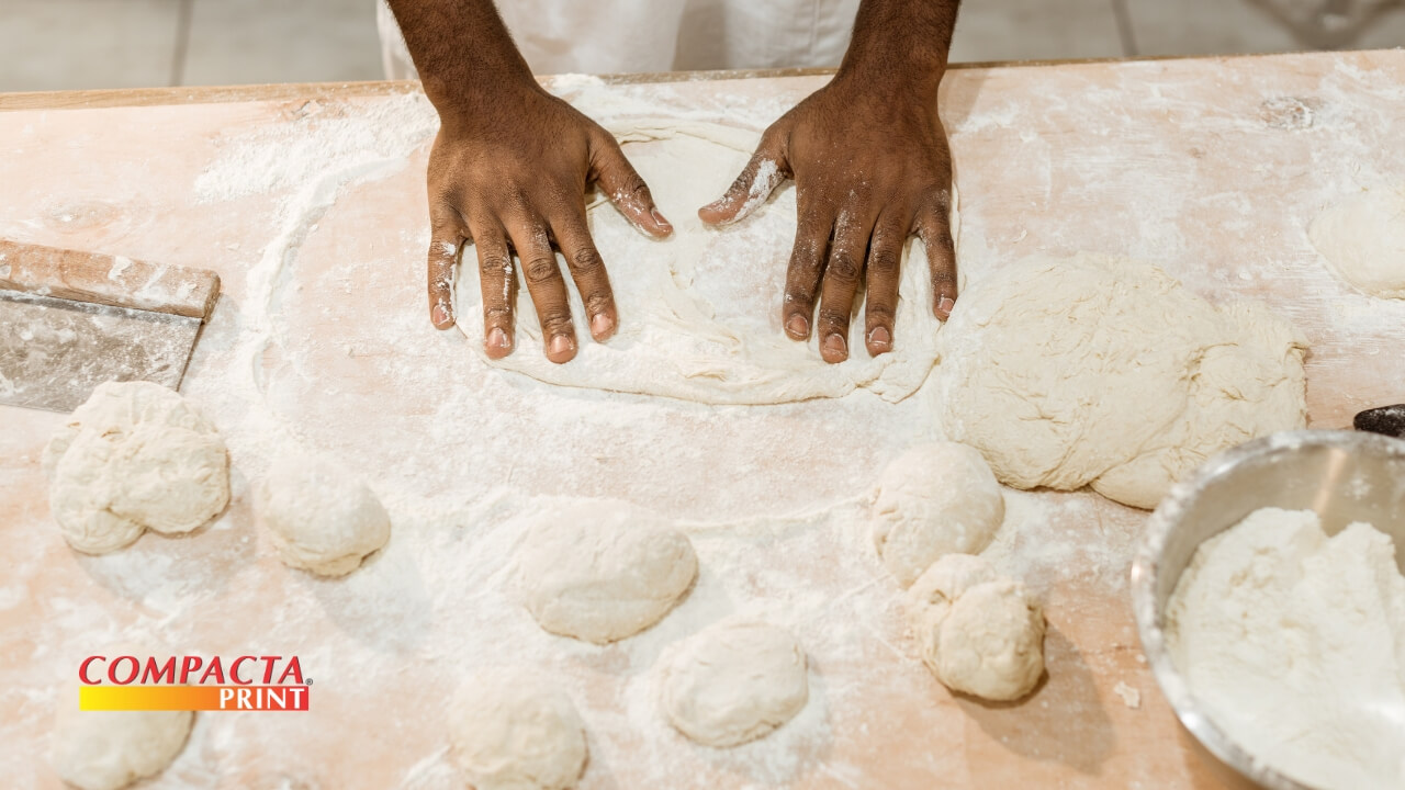 Passo a passo como fazer a massa de pizza caseira