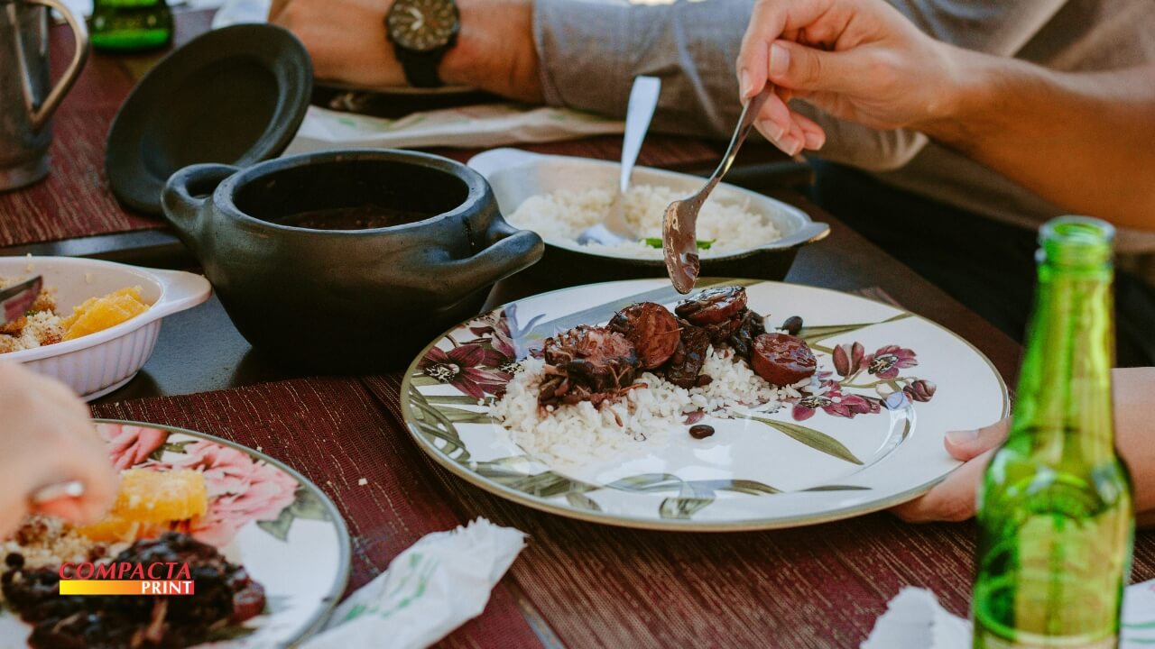 A História da Feijoada Das Senzalas às Mesas de Todo o Brasil