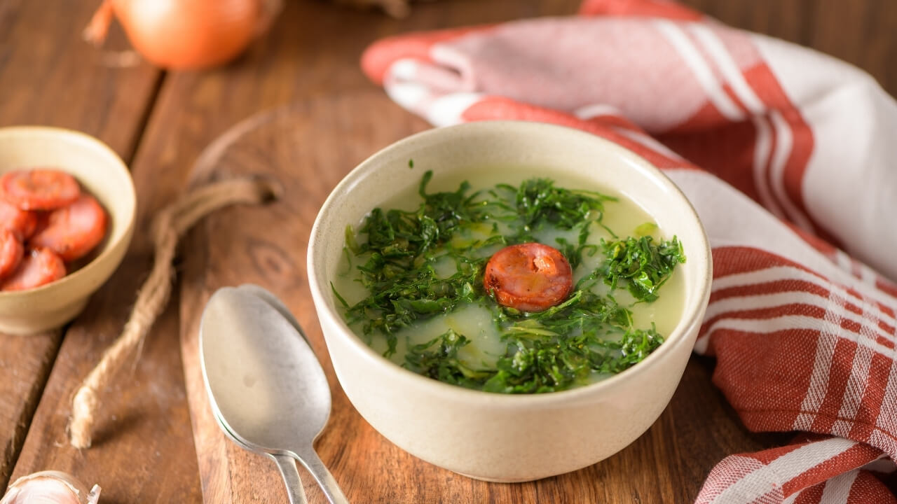 Receita de Caldo Verde Tradicional Portuguesa e Brasileira
