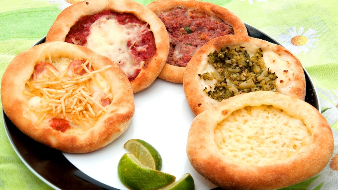 Receita de Esfiha Aberta Caseira Massa Macia e Recheio Saboroso