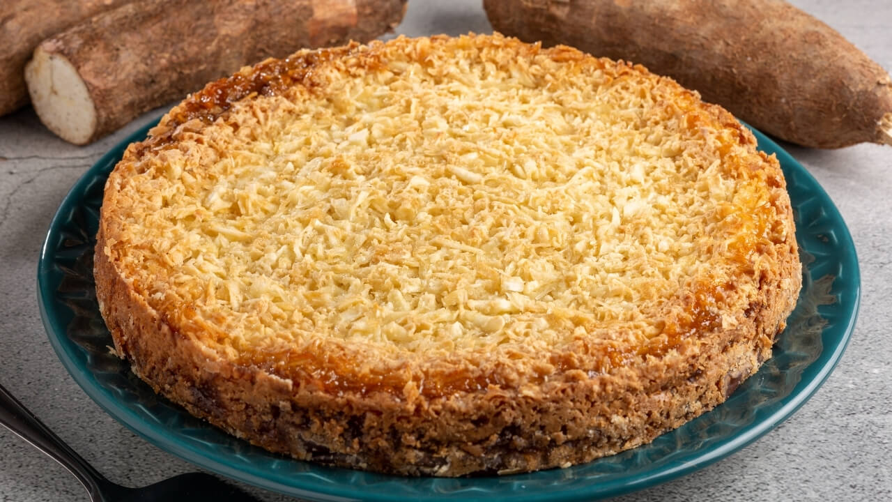Receita de Bolo de Mandioca Tradicional, Simples e Saborosa