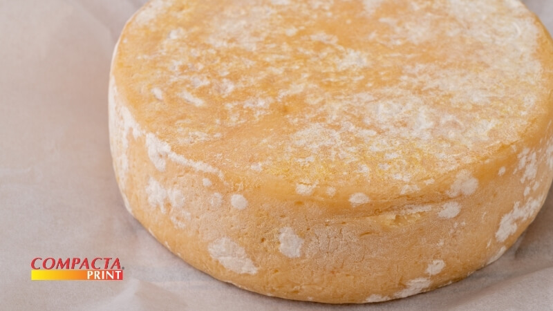 Escolha do queijo meia cura, parmesão ou minas