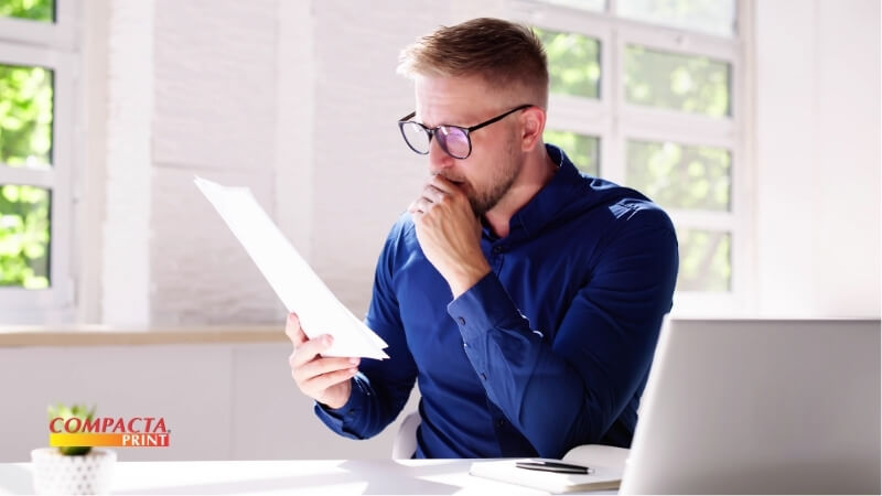 Determine o faturamento médio