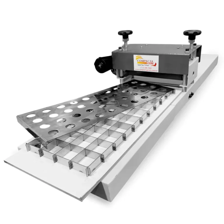 maquina_de_fazer_mini_pasteis_motorizada_vista_semi_lateral_direita