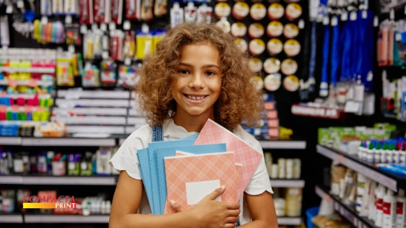 Parcerias com papelarias, lojas de presentes e escolas